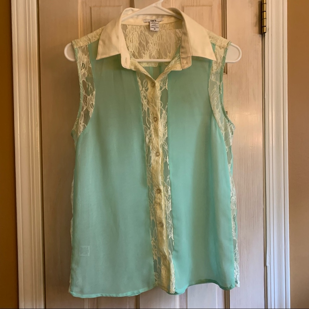 ☀️ Bar III mint sleeveless button up ☀️